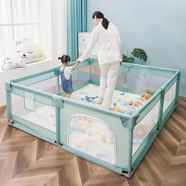 Дитячий манеж Terrio Classic S 120х120 см Сірий з двома ручками і 60 різнокольоровими м'ячами 2899892032 фото