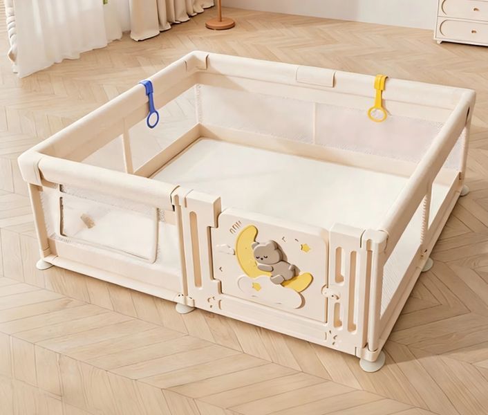 Дитячий манеж Terrio Moon Bear M 120х180 см з пластиковими дверима, двома ручками і 60 різнокольоровими м'ячами 3056718954 фото